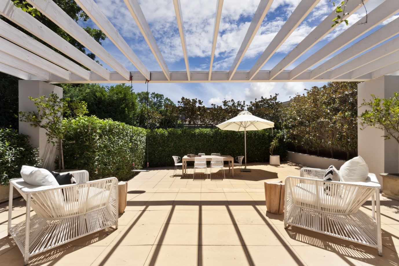 Read more about the article Summer Trends for Your Outdoor Space