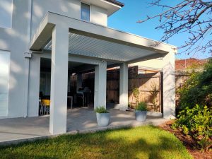 Ultimate Louvre motorised with rendered frame and columns Melbourne