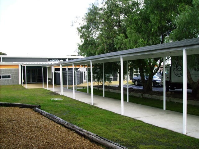 Tullamarine-Primary-walkway-school- Melbourne