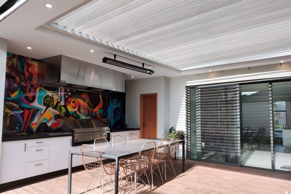 Ultimate Louvre outdoor room with kitchen and deck- Mt Waverley